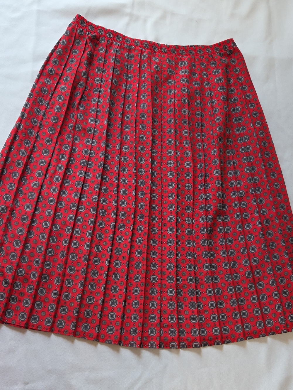 Vintage Russ Red Black Pleated Skirt Size 18